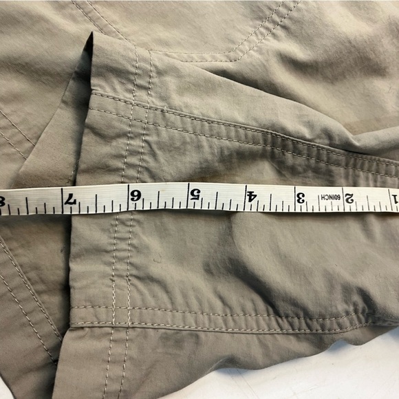 Mountain Hardware Nylon Belted Hiking Shorts, size L - Picture 12 of 13